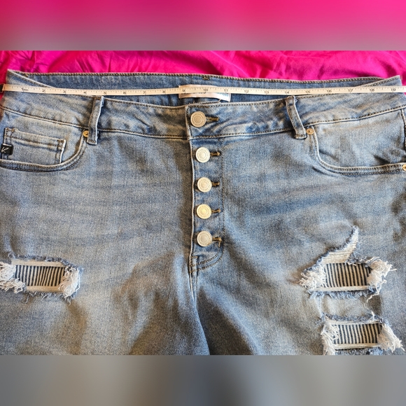 KanCan Light Blue Distressed Jean Shorts-NWOT - Picture 4 of 11